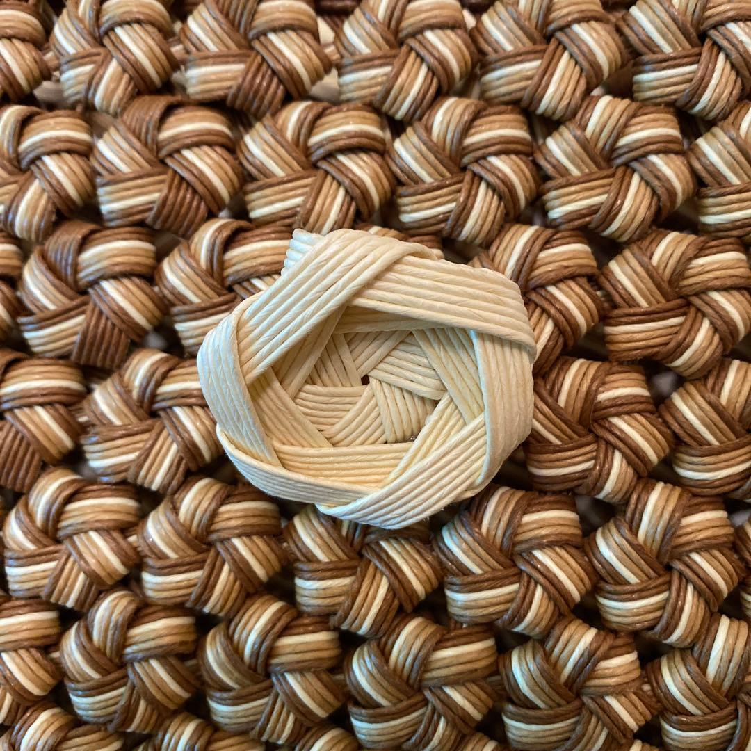 「花結び編み」のハンドメイドカゴバッグ【未使用】