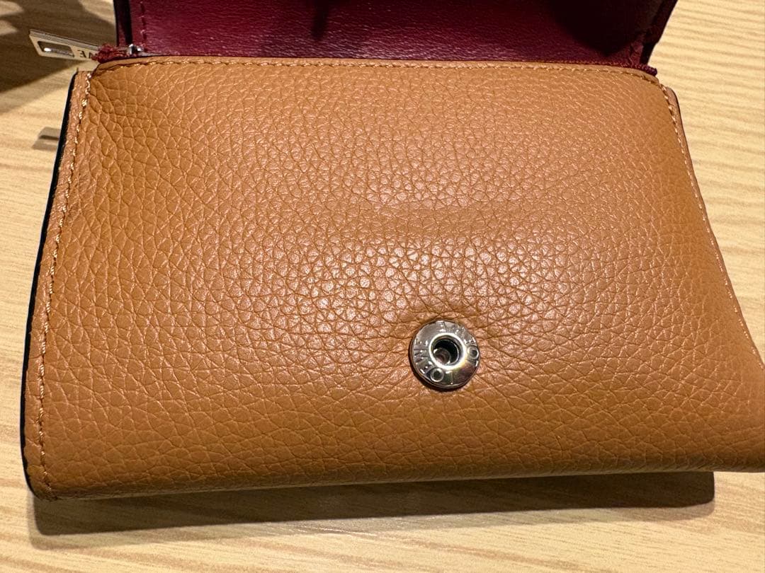 LOEWE スモールバーティカルウォレット