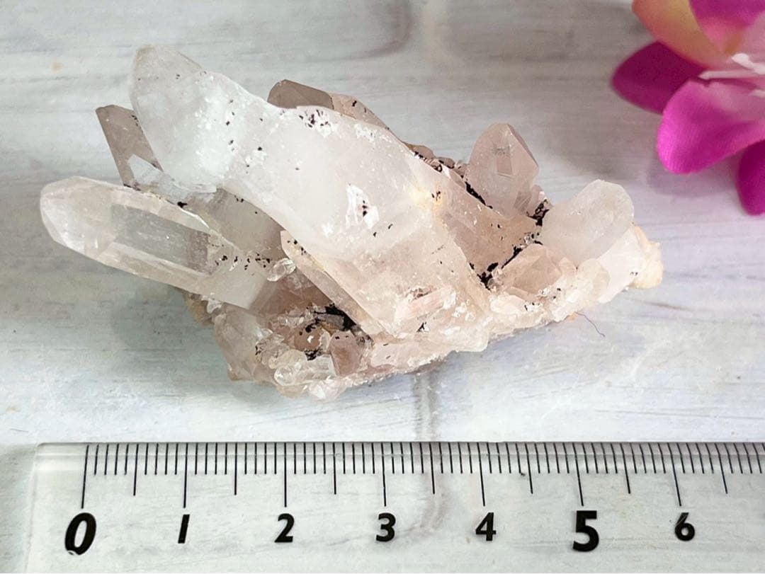 曲がり水晶　カーブド ヒマラヤ ピンククリスタル　クラスター　原石