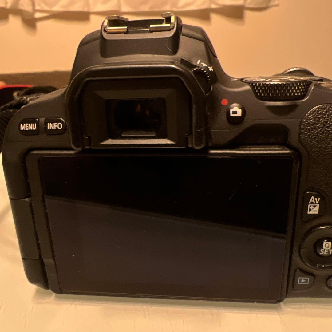 Canon一眼レフカメラ　EOS KISS X9